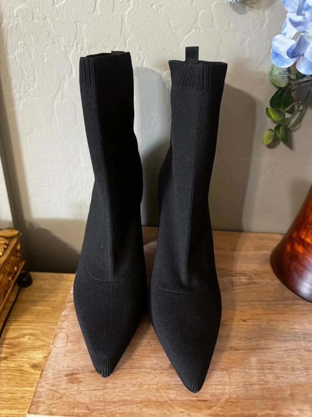 Black Knit Sock Booties Pointed Toe Block Heel Chic Size 9.5